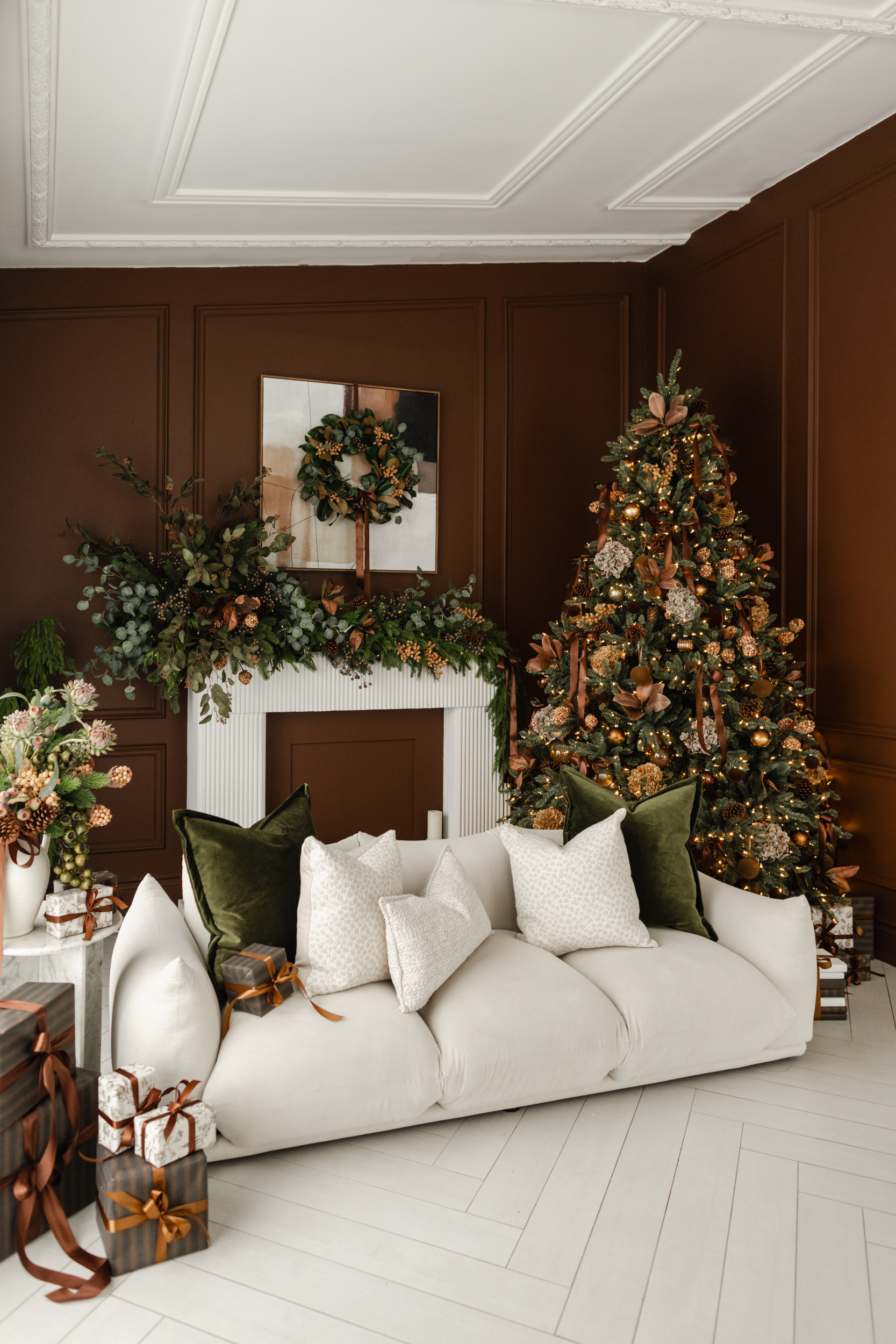 EARTHY MAGNOLIA in the White Loft